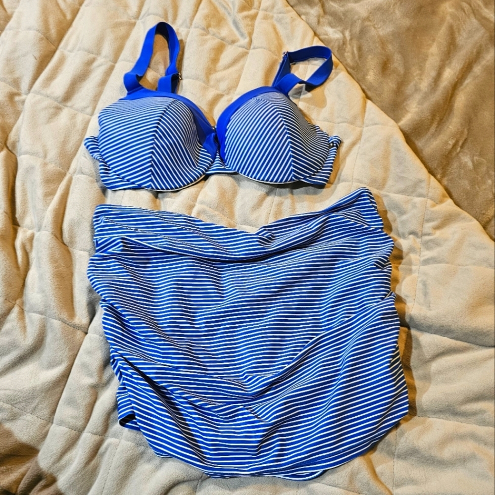 Large Bikini top and Skirt from LA Vien Rose
